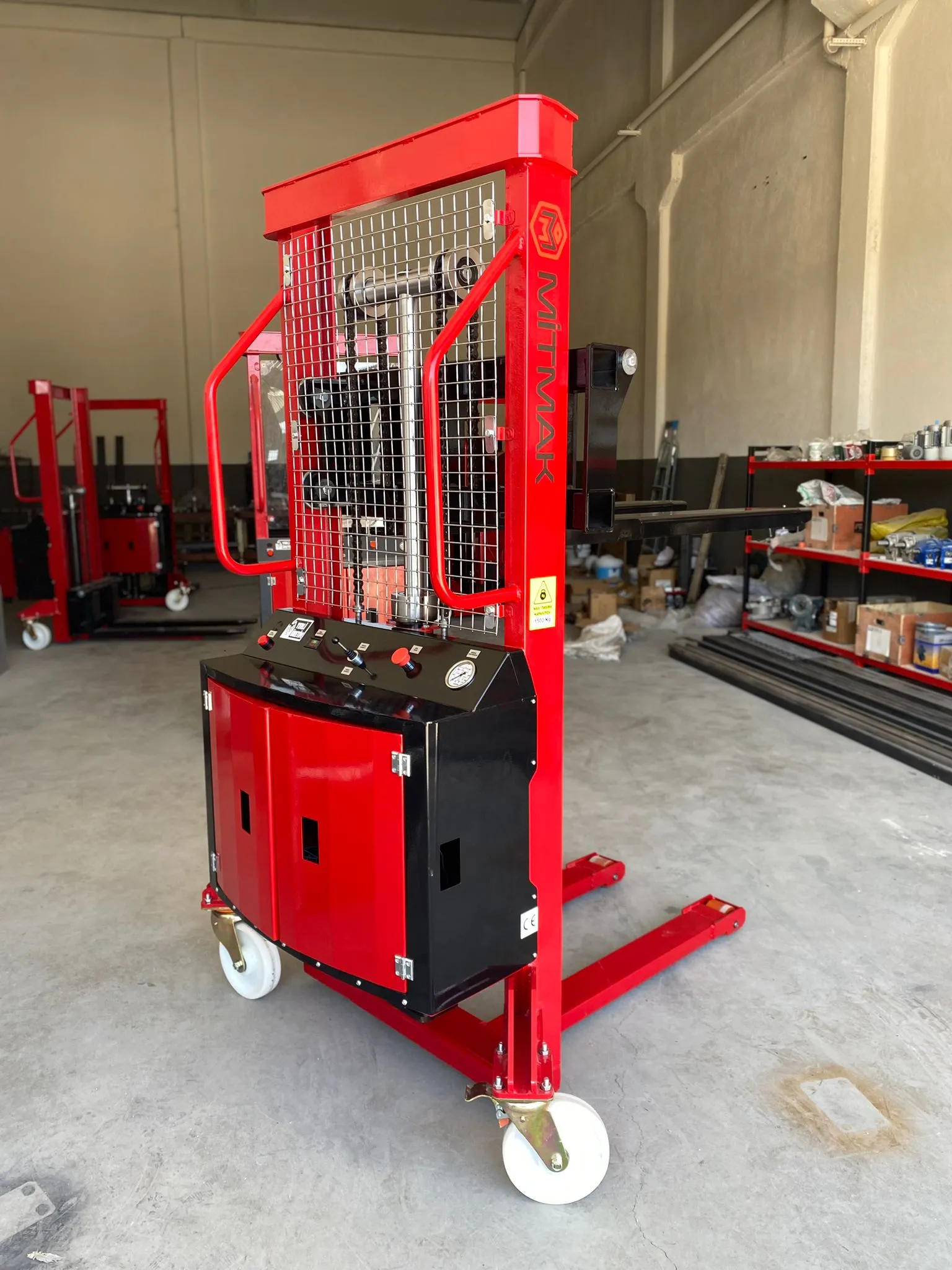 1.5 TON HİDROLİK İSTİFLEME MAKİNESİ